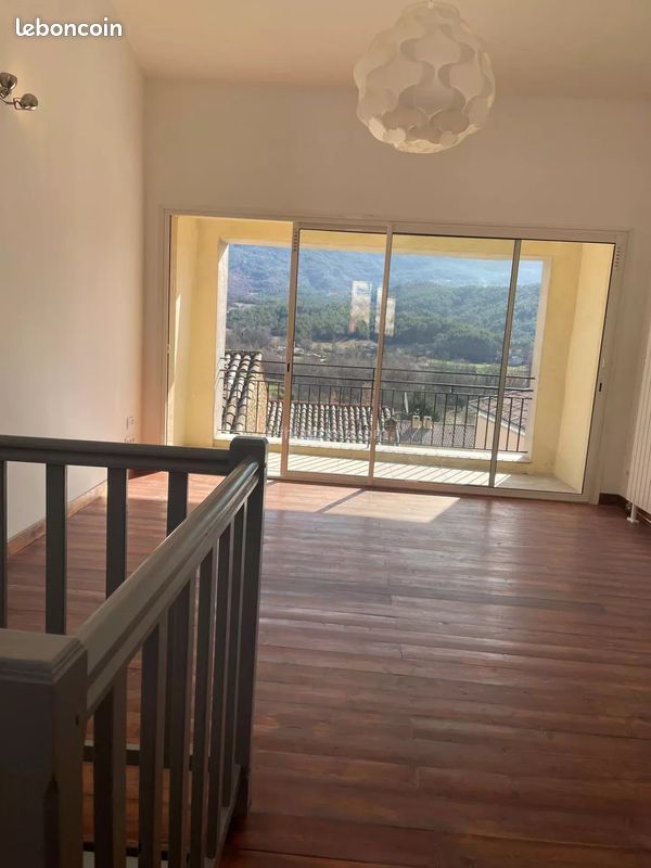 Maison 3 pièces 90 m² · à Mézel · 90 m² · 880 €/mois