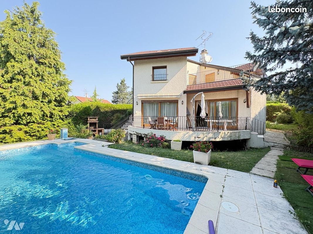 Maison 7 pièces 246 m² · à Vétraz-Monthoux · 246 m² · 890 000 €