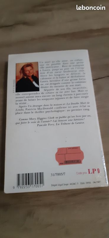 Livre Une Femme sous surveillance (image 2)