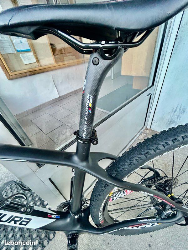 Nakamura Complite 700C Carbone Vélos