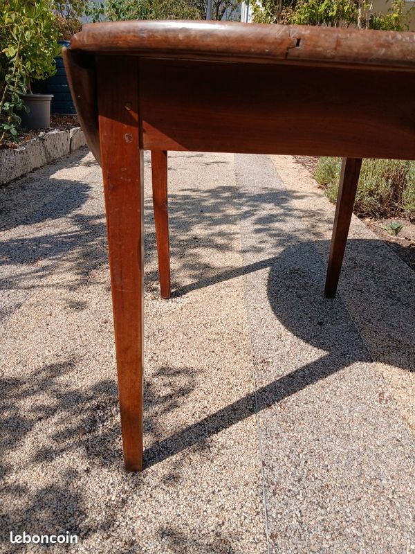 Table en bois (image 4)