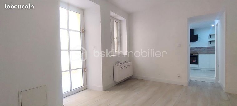 https://img.leboncoin.fr/api/v1/lbcpb1/images/f6/00/db/f600db80832a2bdb0b50b04ed46753e394c42859.jpg?rule=ad-image