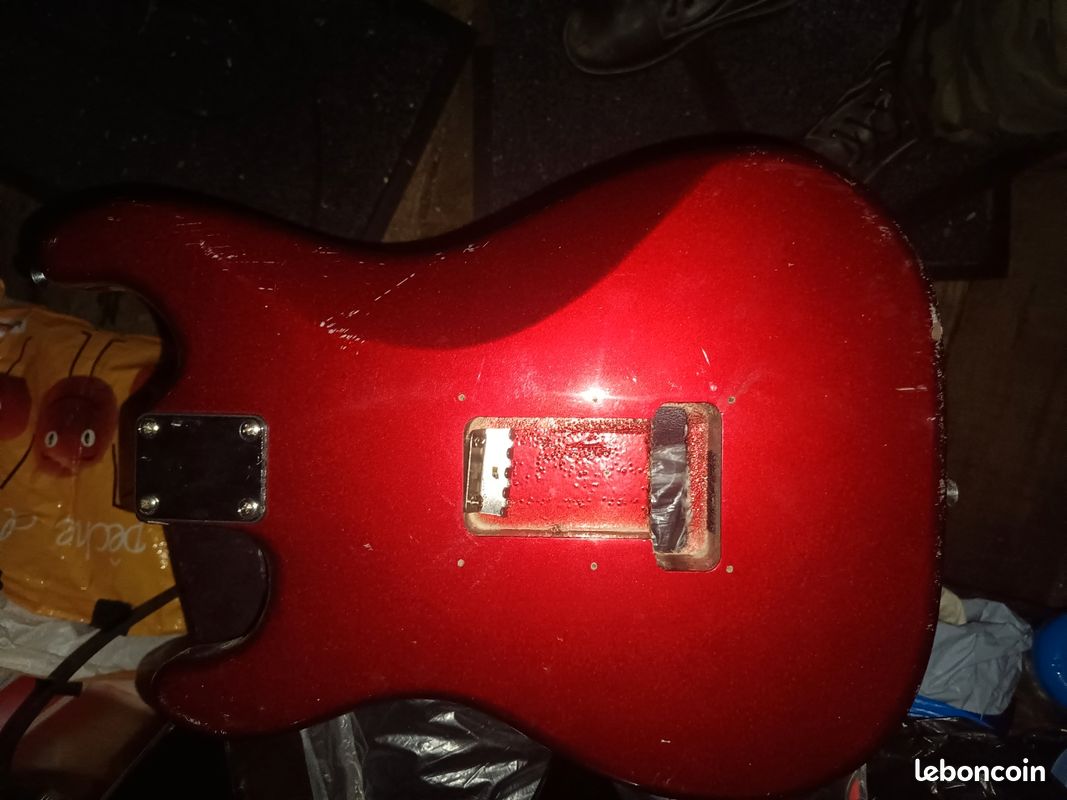 Corps de guitare électrique style stratocaster pt prix (image 1)