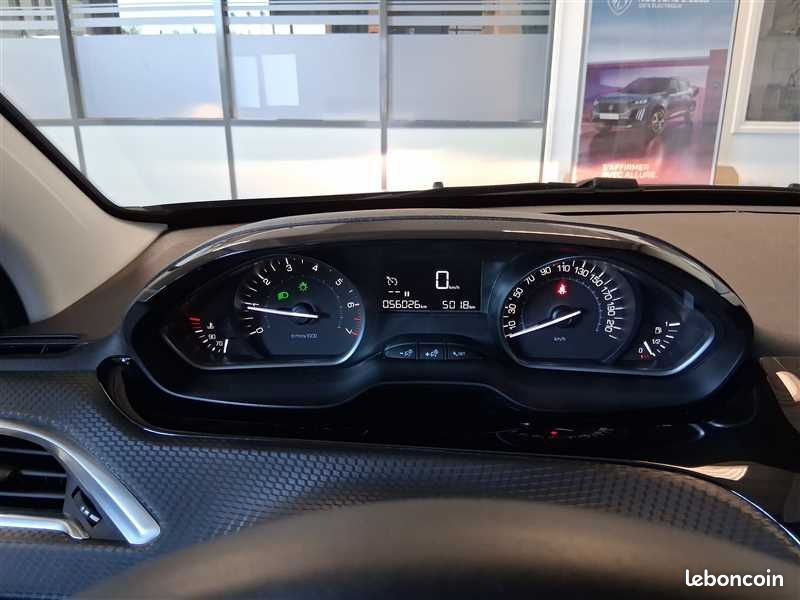 Peugeot 2008 1.2 82cv STYLE (image 13)