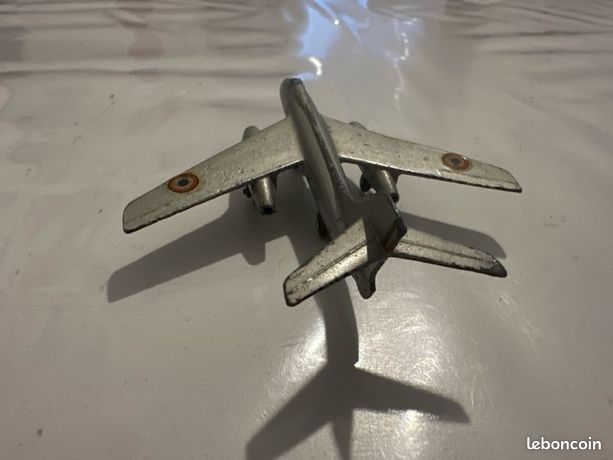 LOT DE 2 Ancien Avions 1 Vautour 60B Dinky Toys Meccano +1 Supersonic