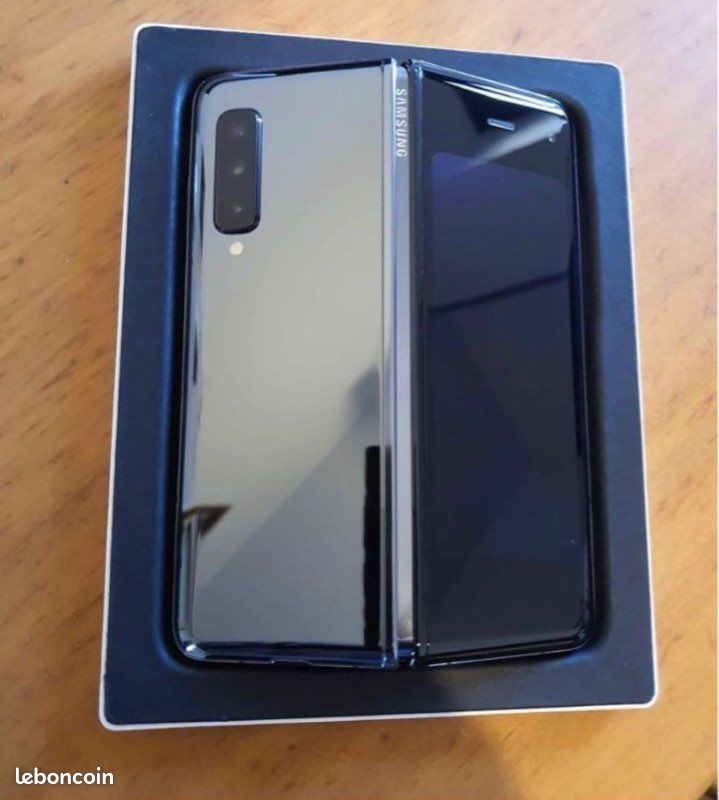 Samsung Galaxy fold (image 1)