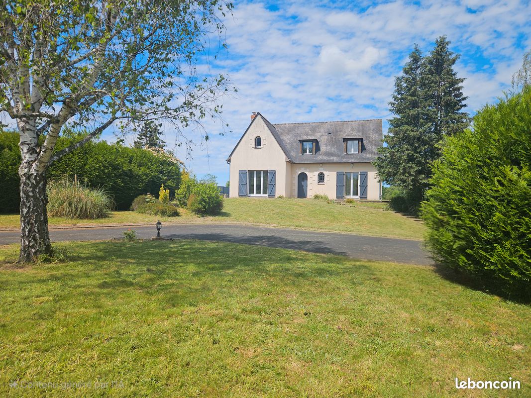 Maison 8 pièces 200 m² · à Baugé-en-Anjou · 200 m² · 265 000 €