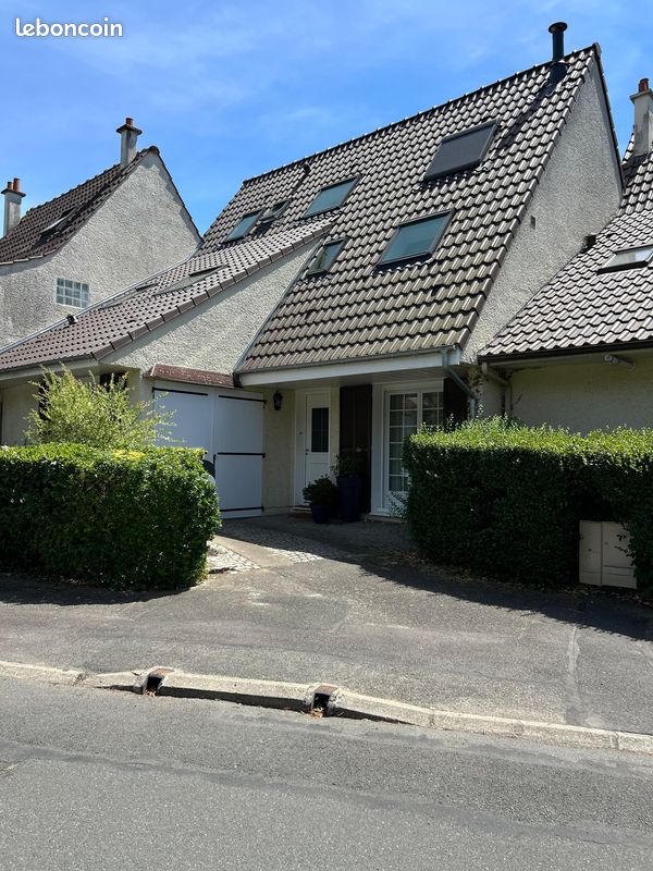 Maison 7 pièces 143 m² · à Breuillet · 143 m² · 379 000 €