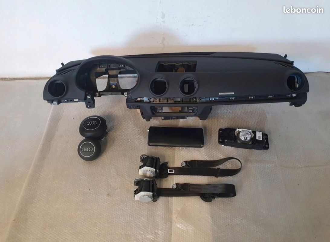 Tableau de bord , ceinture , optique , phare Avant Audi a3 8v (image 1)
