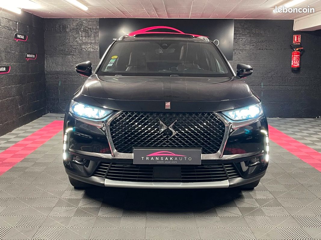 DS DS7 CROSSBACK BlueHDi 180 EAT8 Grand Chic / TOIT OUVRANT / CAMERA 360 / CAR PLAY / TRES BON ETAT 17380 (image 2)