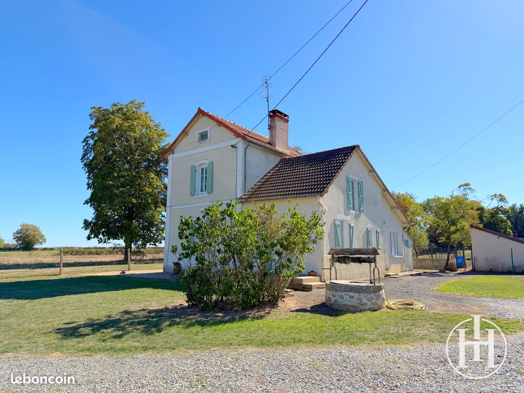 Maison 6 pièces 126 m² · à Bessais-le-Fromental · 126 m² · 118 000 €