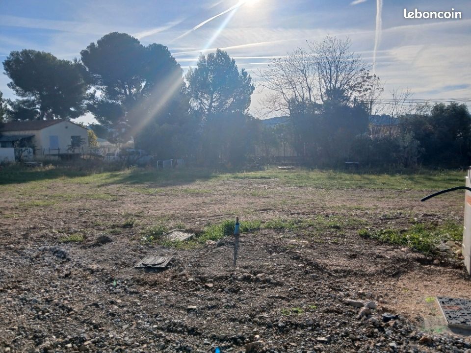 Terrain 420 m² · à La Fare-les-Oliviers · 230 000 €
