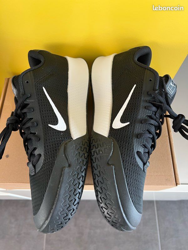 NEUVE jamais utilisée Paire de Tennis Nike Vapor Lite HC Hard