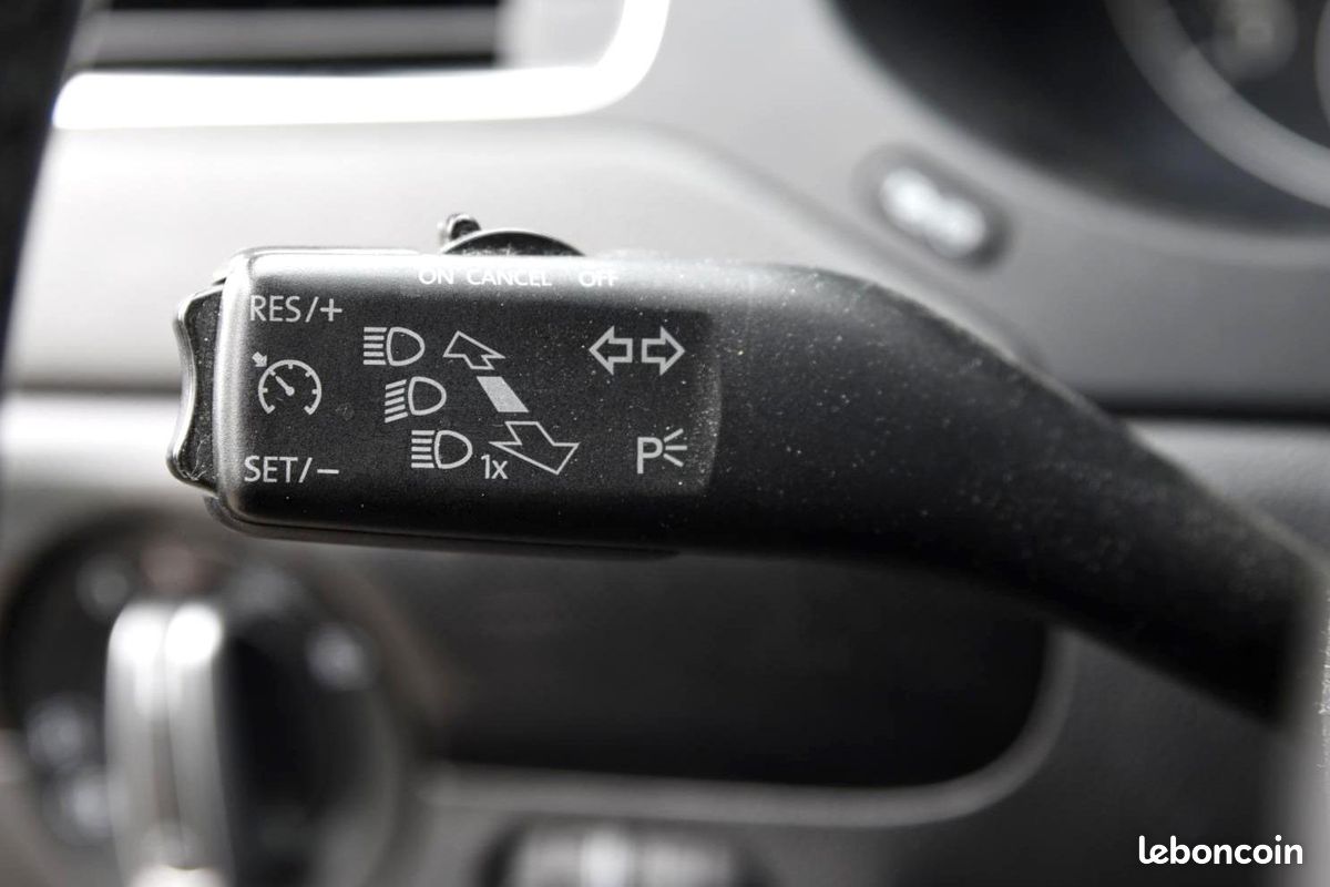 VOLKSWAGEN JETTA 2.0 TDI - 140ch - BVA DSG 6 - Finition Confortline - Garantie 12 mois (image 22)