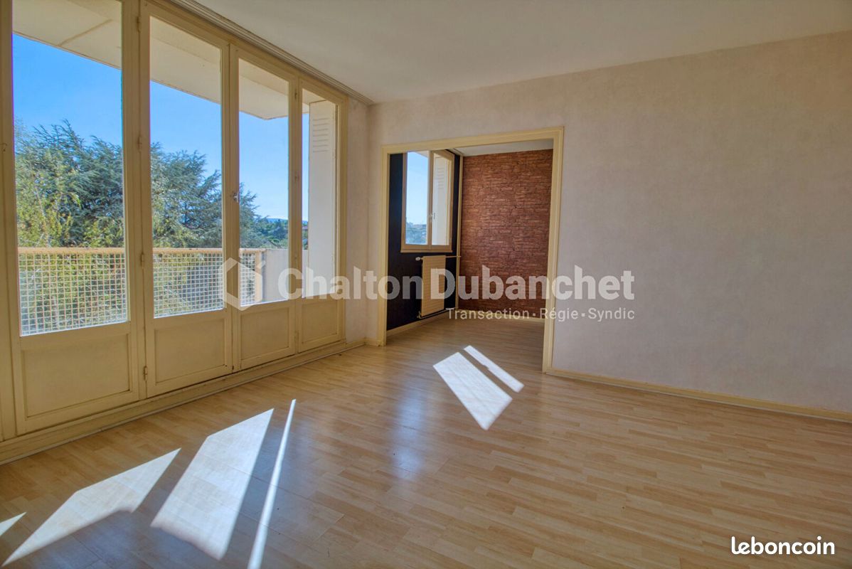 Appartement 4 pièces 71 m² · à Villerest · 71 m² · 76 000 €