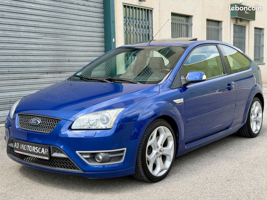 FORD FOCUS ST 2.5 225Ch MK2- Toit ouvrant - xénons - Première main (image 1)