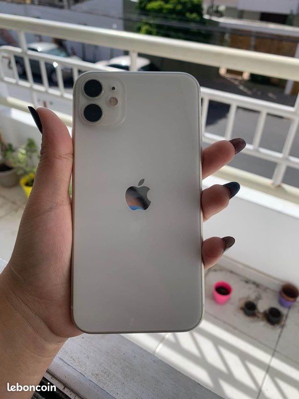 Iphone 11 (image 2)