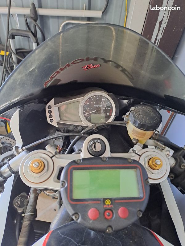 Triumph 675 Daytona piste (image 2)