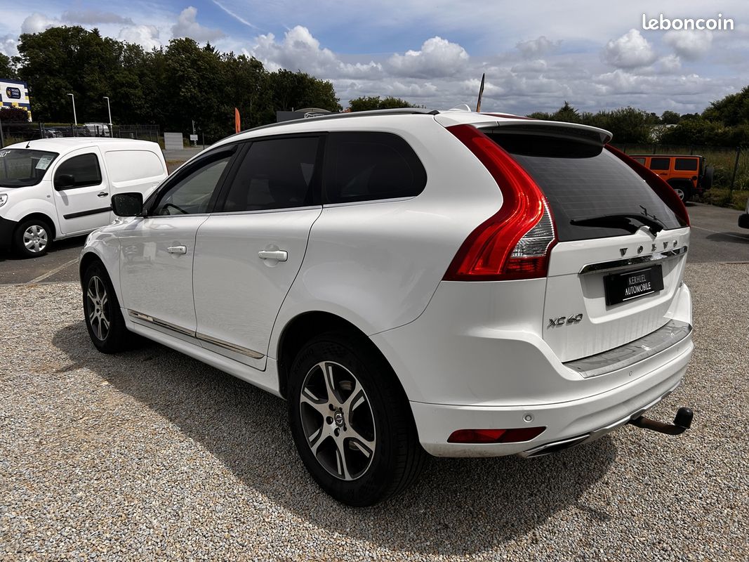 Volvo XC60 "À PROFESSIONNEL" D4 181CH SUMMUM GEARTRONIC (image 8)