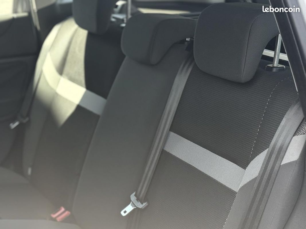 FORD KUGA 2.0 TDCi 140 4x2 Titanium (image 20)