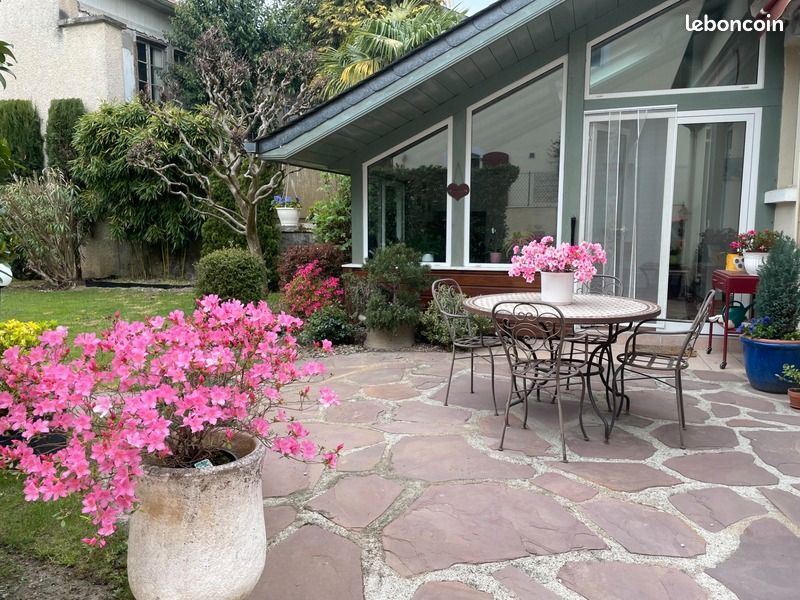 Maison de ville 8 pièces 260 m² (image 1)