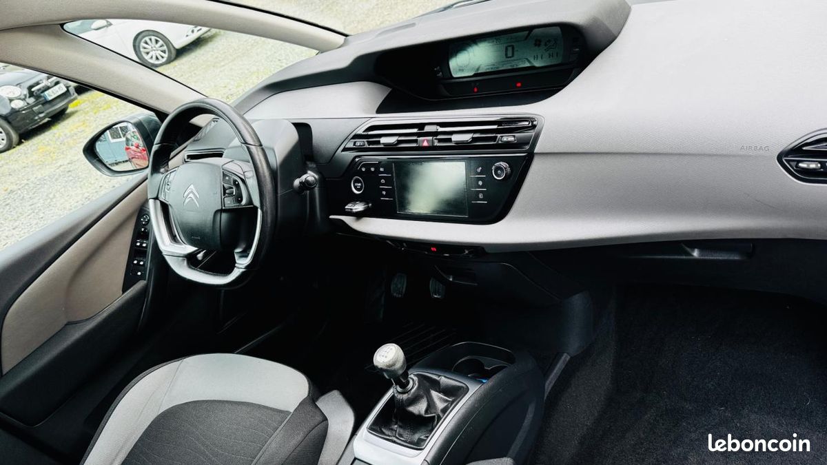 Citroën Grand C4 Picasso 1.6 e-HDi 115 CH Attraction 7 places attelage (image 10)