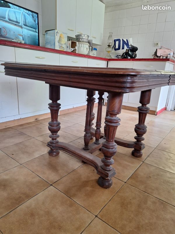 Table en bois (image 2)