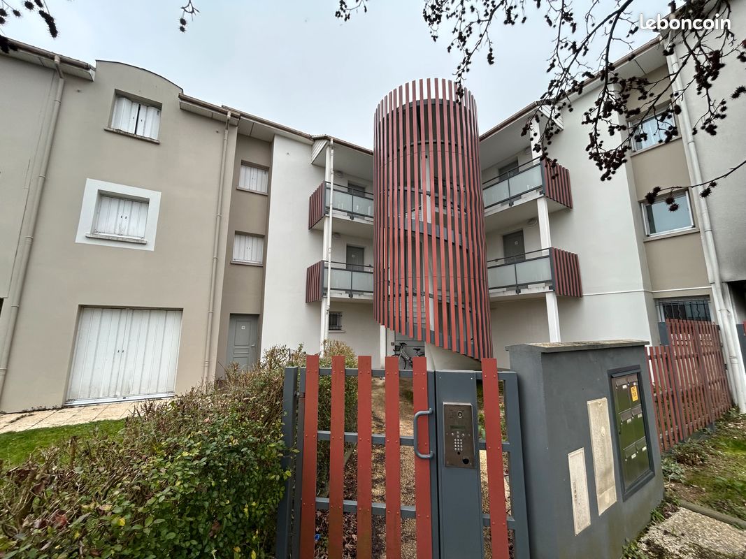 Appartement 3 pièces 74 m² · à Saint-Étienne-du-Rouvray · 74 m² · 783 €