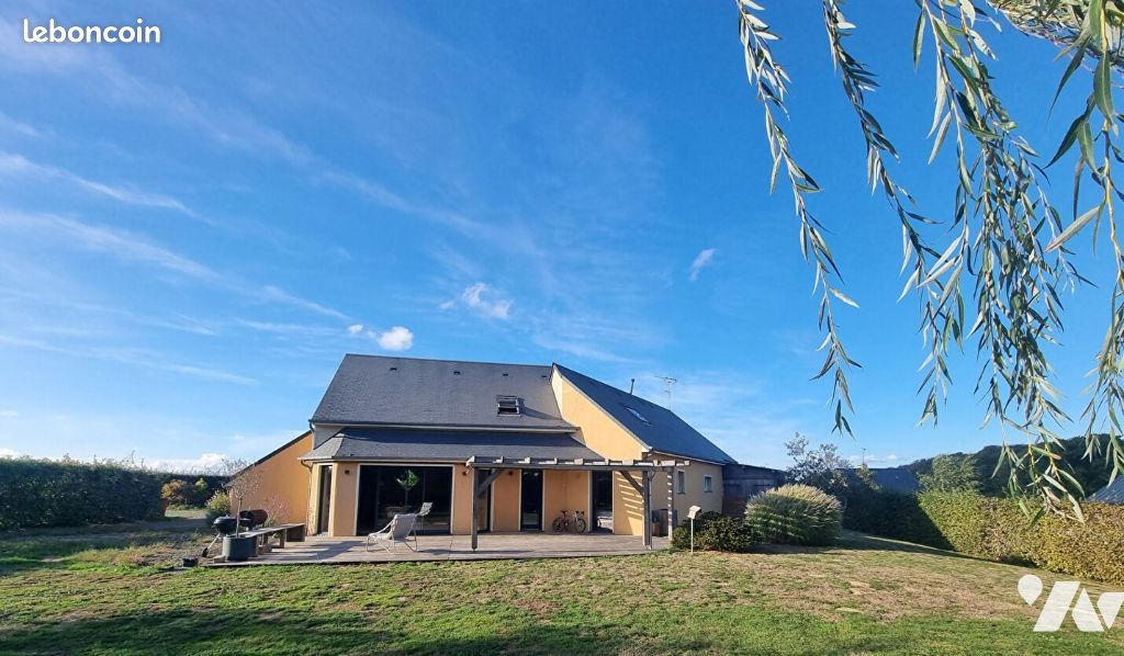 Maison 6 pièces 135 m² · à Isigny-le-Buat · 135 m² · 292 840 €