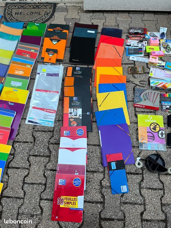 Lot de fournitures scolaires et de bureau (image 4)