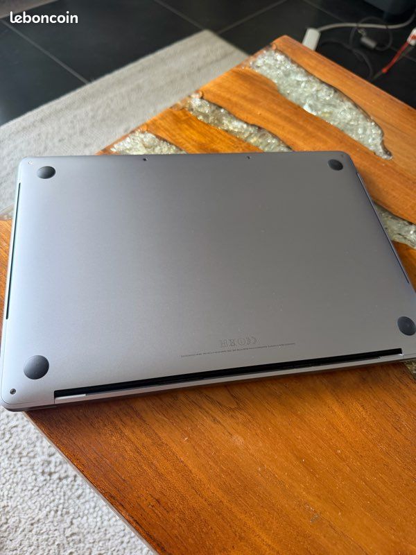 MacBook Pro 13” (2017) – i5 – 8 Go – Très bon état (image 3)