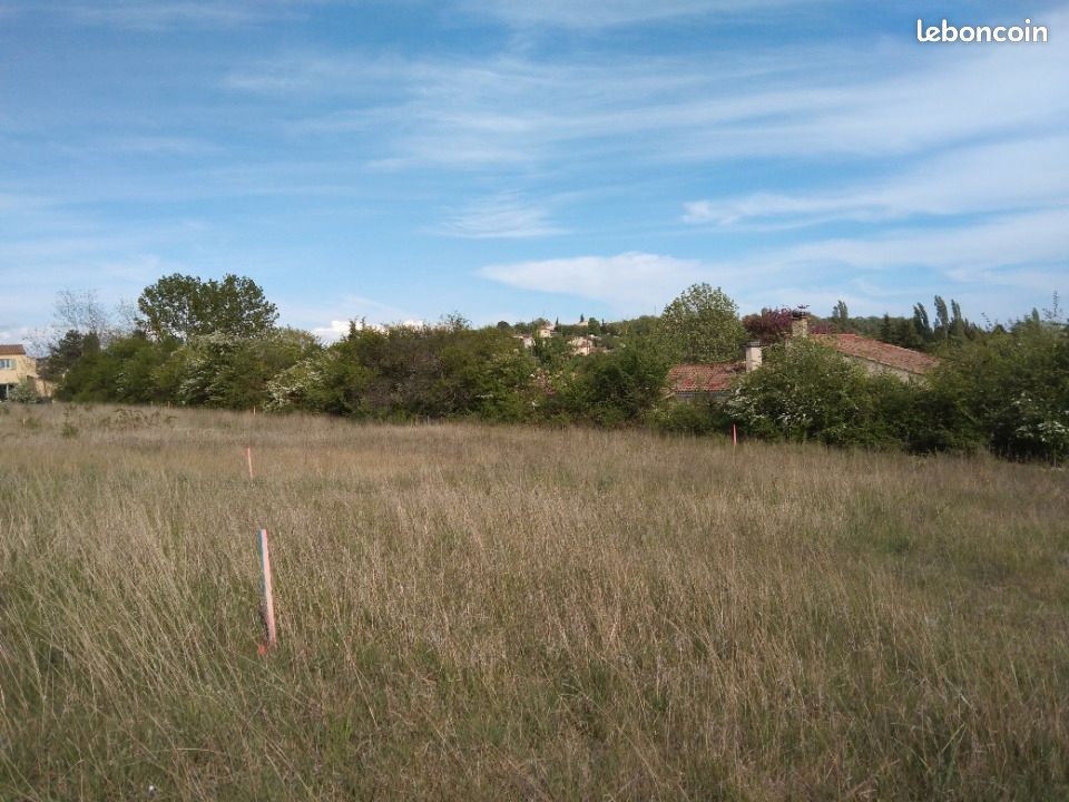 Terrain 760 m² · à Pierrevert · 150 000 €