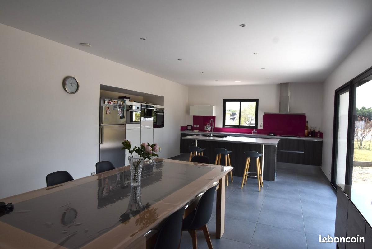 Propriété 4 pièces 160 m² (image 2)