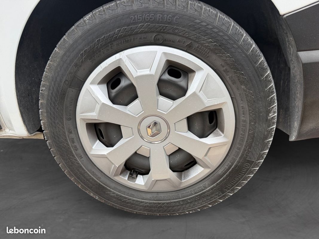 RENAULT TRAFIC III FOURGON L1H1 3T 2.0 BLUE DCI 170 EXTRA BA 150Ch Garantie 12 mois (image 16)