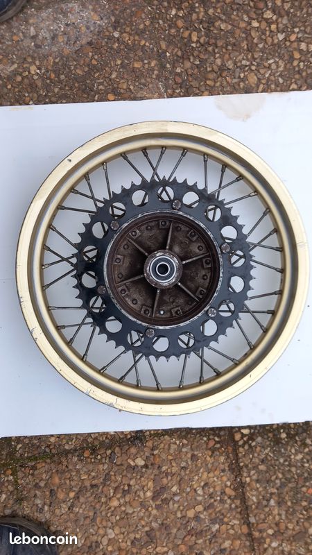 Roue arrière moto (image 3)