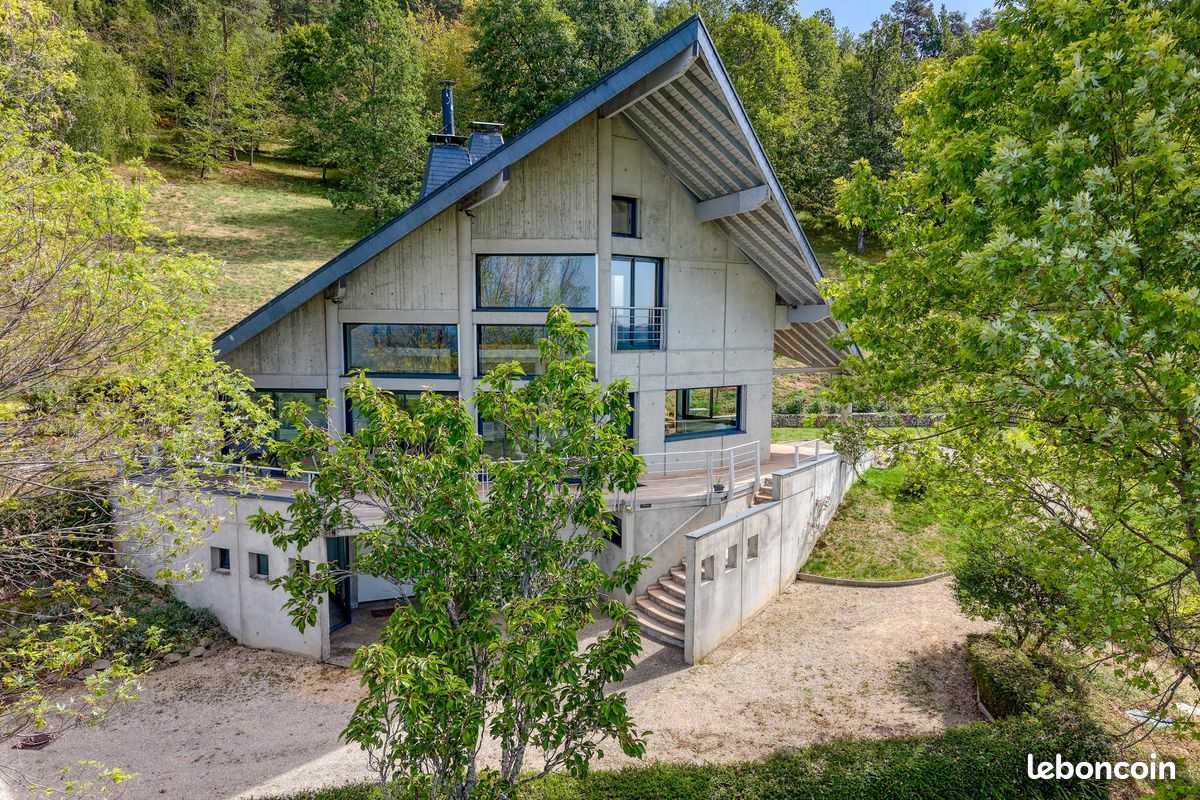 Maison 7 pièces 210 m² · à Meyrieux-Trouet · 210 m² · 780 000 €