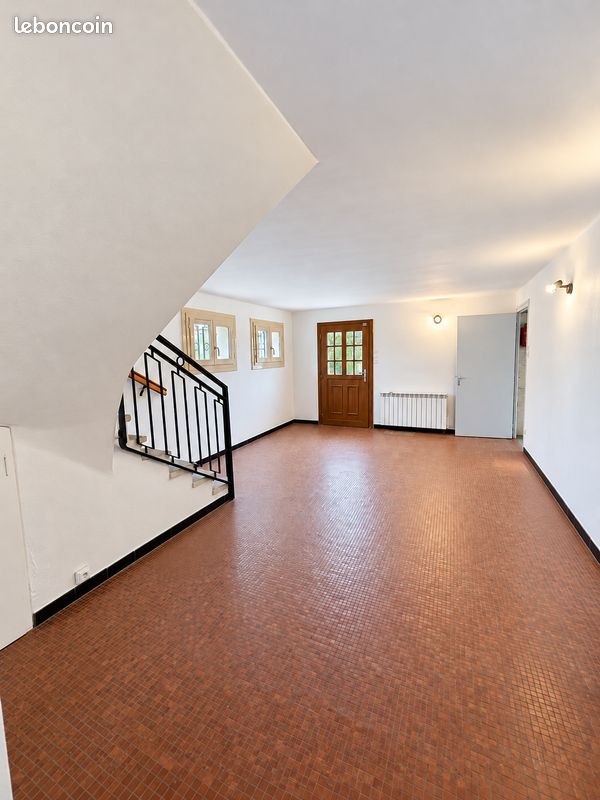 Maison familiale 5 pièces, piscine, terrain 1316 m² – Pusignan beau potentiel (image 13)
