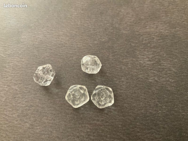 Lot De Perles Anciennes En Verre Tilleul Veiné - Forme Olive - Plus De 1200 Pièces