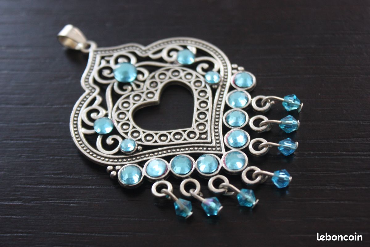 Pendentif En Métal Argenté Forme Jonque Orientale - Excellent état, Neuf Sans Emballage