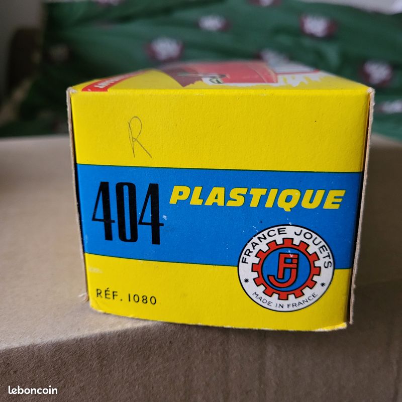 FRANCE JOUET 404 PEUGEOT ÉLECTRIQUE PLASTIQUE DANS SA BOITE D'ORIGINE L 21 cm
