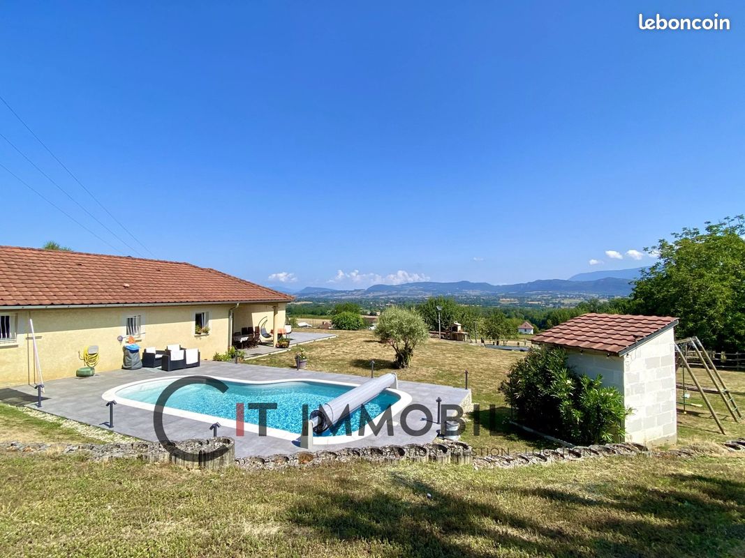 Maison 8 pièces 202 m² · à Saint-Jean-d'Avelanne · 202 m² · 450 000 €