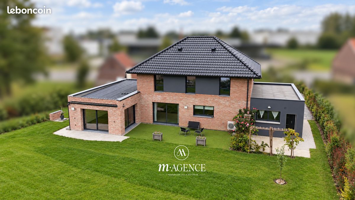 Maison 8 pièces 196 m² · à Rosult · 196 m² · 499 000 €