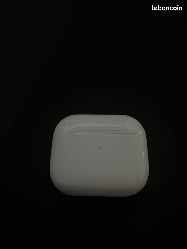 Airpod 3 (image 2)