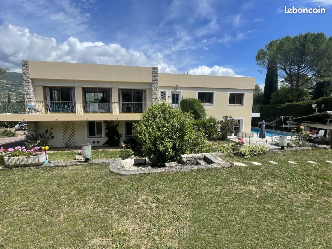 Maison 9 pièces 255 m² · à Peymeinade · 255 m² · 749 000 €