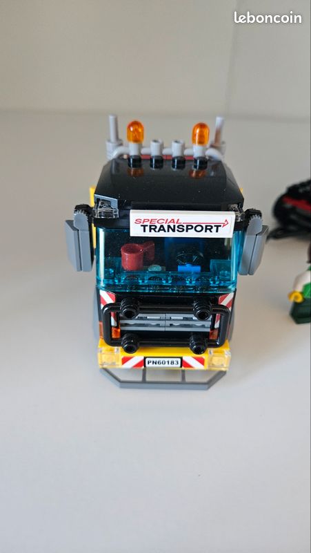Lego City 60183 Le transporteur d'hélicoptère (incomplet) (image 3)