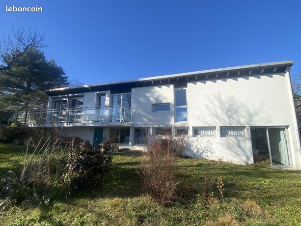 Maison 10 pièces 212 m²