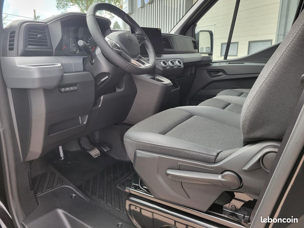 RENAULT MASTER IV L2H2 FOURGON 3T5 2.0 Blue DCI 150 AUTO ( EAG9 ) EXTRA 03 PLACES NEUF avec CAMÉRA RECUL + RADARS AVANT-ARRIERE-LATÉRAUX + PNEUS TOUS TEMPS + 3 CLÉS de CONTACT ( Prix Vente 33 990 HT ) (image 5)