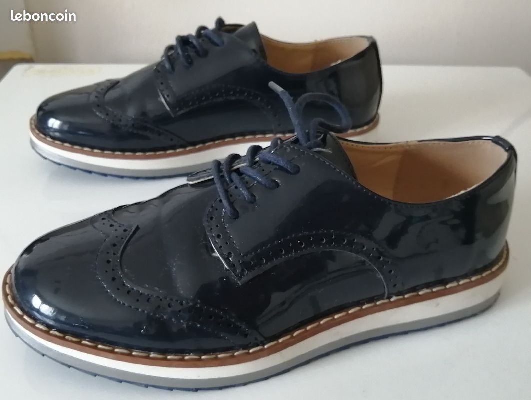 Chaussures derby . P34. Marine. Lacets. Excellent état neuf (image 5)