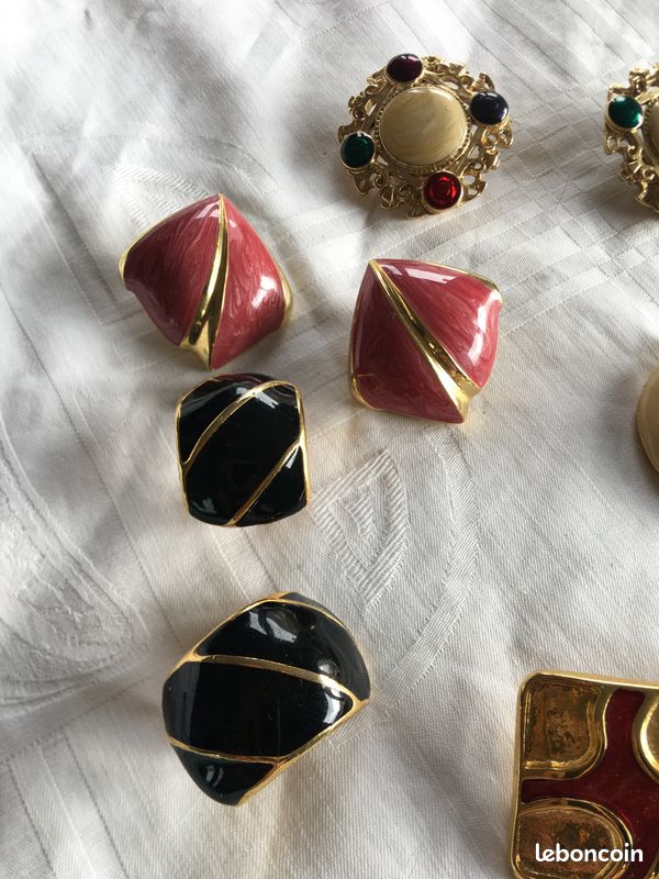2 paires boucles d oreille clips vintage années 80 couleur grenat - Montres & Bijoux
