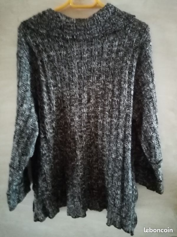 Beau pull gris chiné. Taille : 3 (44). Bon état (image 3)